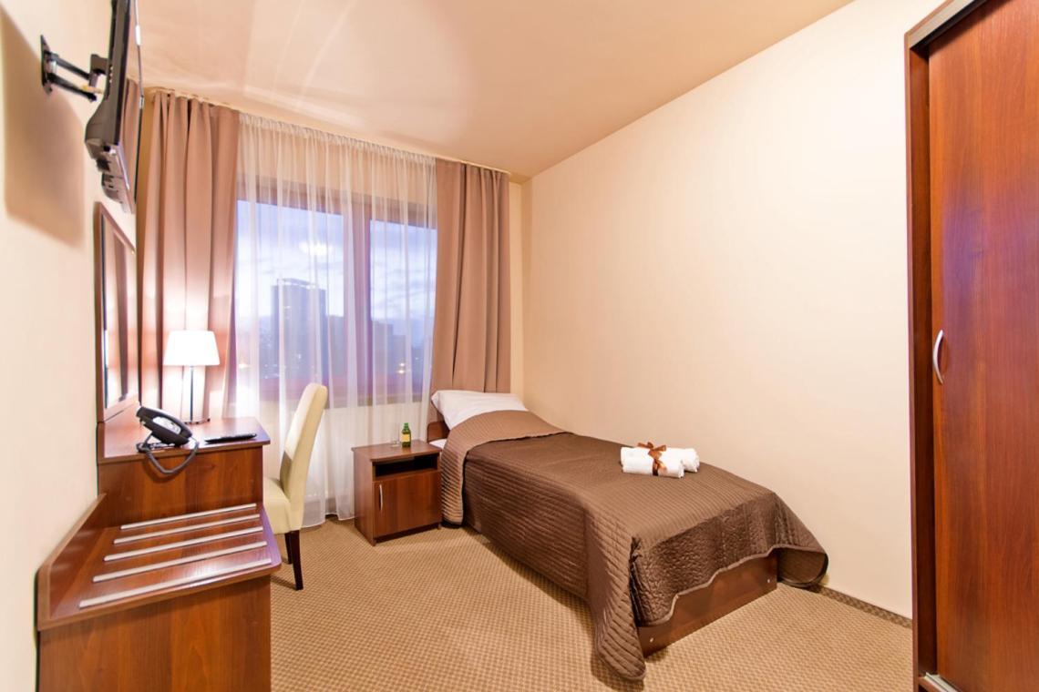 Wiatraczna Hotel Varsavia Esterno foto